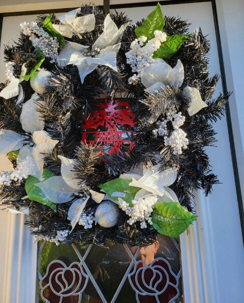 Nottingham Forest Christmas Red Steel Wreath | 15x17cm